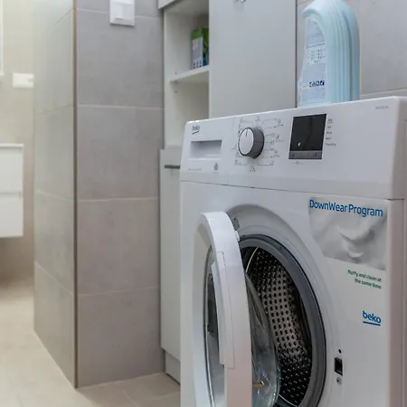 Hlavna Luxe 3 150m2 6 Beds アパート