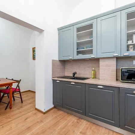 Hlavna Luxe 3 150m2 *